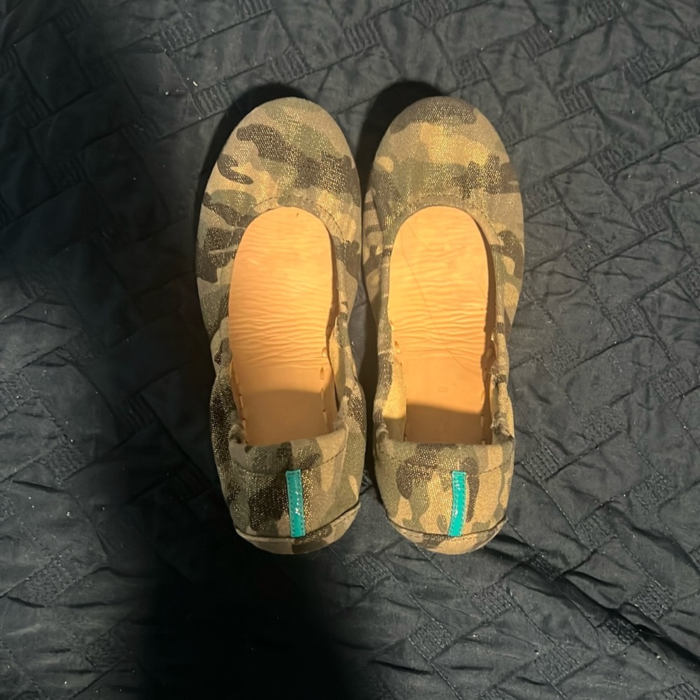 Women’s Tieks camp ballet flat, size 8